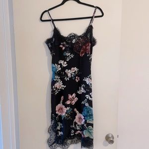 Bardot floral black dress w black lace detail (XS)